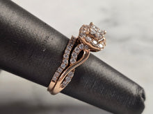 Load image into Gallery viewer, Exquisite Womens Vintage Estate 14K Rose Gold Diamond Ring 4.1g E1711