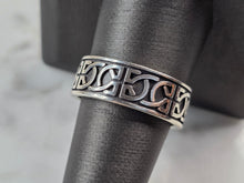 Load image into Gallery viewer, Mens Vintage Estate Sterling Silver Irish Celtic Eternity Knot Ring 6.1g E1813