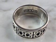 Load image into Gallery viewer, Mens Vintage Estate Sterling Silver Irish Celtic Eternity Knot Ring 6.1g E1813