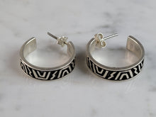 Load image into Gallery viewer, Pr Womens Vintage Estate Sterling Silver Fashion Hoop Stick Earrings 6.6g E2120