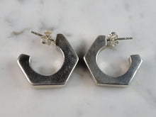 Load image into Gallery viewer, Pr of Womens .925 Sterling Silver Fashion Open Hoop Stick Earrings 6.3g E2124
