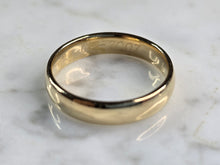 Load image into Gallery viewer, Mens Vintage Estate 14K Gold Wedding Band Ring 6.7g E2409