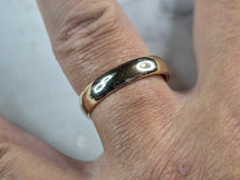 Load image into Gallery viewer, Mens Vintage Estate 14K Gold Wedding Band Ring 6.7g E2409