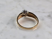 Load image into Gallery viewer, Lovely Womens Vintage Estate 14K Yellow Gold Diamond Cluster Ring 3.6g E3560