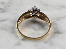 Load image into Gallery viewer, Lovely Womens Vintage Estate 14K Yellow Gold Diamond Cluster Ring 3.6g E3560