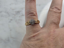 Load image into Gallery viewer, Lovely Womens Vintage Estate 14K Yellow Gold Diamond Cluster Ring 3.6g E3560