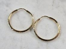 Load image into Gallery viewer, Pr Womens 14K Yellow Gold Hoop Earrings 2.1g E3784