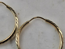 Load image into Gallery viewer, Pr Womens 14K Yellow Gold Hoop Earrings 2.1g E3784