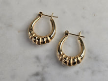 Load image into Gallery viewer, Pr Womens Vintage Estate 14K Yellow Gold Hoop Earrings, 1.4g E4853