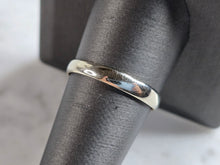 Load image into Gallery viewer, Mens Vintage Estate 10K White Gold Band Wedding Ring 2.2g E5413