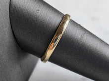 Load image into Gallery viewer, Mens Vintage Estate 14K Yellow Gold Artcarved Wedding Band Ring 2.1g #E5468