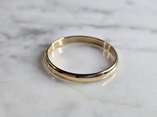 Load image into Gallery viewer, Mens Vintage Estate 14K Yellow Gold Artcarved Wedding Band Ring 2.1g #E5468