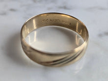 Load image into Gallery viewer, Mens Vintage Estate 14K Yellow Gold Wedding Band Ring 3.3g #E5602
