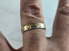 Load image into Gallery viewer, Mens Vintage Estate 18K White & Yellow Gold Wedding Band Ring, 3.7g E5672