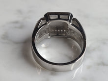 Load image into Gallery viewer, Mens Estate Sterling Silver Carnelian Ring 9.7g E6125