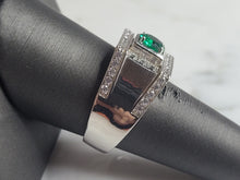 Load image into Gallery viewer, Mens Estate Sterling Silver Emerald Color Ring 7.5g E6137