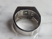 Load image into Gallery viewer, Mens Estate Sterling Silver Emerald Color Ring 7.5g E6137