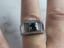 Load image into Gallery viewer, Mens Estate Sterling Silver Emerald Color Ring 7.5g E6137