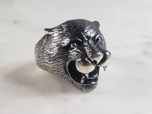 Load image into Gallery viewer, Mens Sterling Silver Panther Cougar Head Ring 14.0g E6410