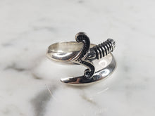 Load image into Gallery viewer, Mens Sterling Silver Arthurs Sword Ring 4.6g E6411