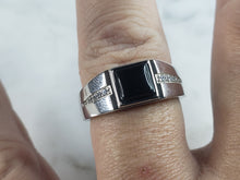 Load image into Gallery viewer, Mens Sterling Silver Modernist Onyx Ring 5.2g E6434