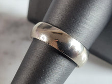 Load image into Gallery viewer, Vintage Estate 10K White Gold Band Wedding Ring 6.6g E6776