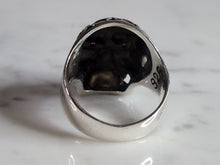 Load image into Gallery viewer, Mens Sterling Silver Ruby Eyed Skull Ring 11.0g E6937