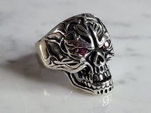Load image into Gallery viewer, Mens Sterling Silver Ruby Eyed Skull Ring 11.0g E6937
