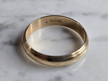 Load image into Gallery viewer, Mens Vintage Estate 14K Yellow Gold Band Wedding Ring 4.3g E6952