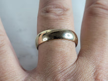 Load image into Gallery viewer, Mens Vintage Estate 10K Yellow Gold Band Wedding Ring 6.8g E6966