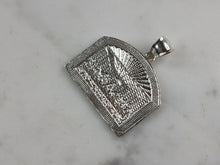 Load image into Gallery viewer, Sterling Silver Religious Last Supper Pendant Necklace 6.4g E7098