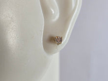 Load image into Gallery viewer, Pr 14K Yellow Gold .14ct Diamond Stud Earrings 0.8g E7111