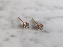 Load image into Gallery viewer, Pr 10K Rose Gold .30ct Diamond Stud Earrings 0.5g E7115