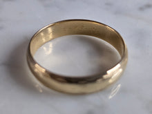 Load image into Gallery viewer, Mens Vintage Estate 14k Yellow Gold Wedding Band Ring 3.9g #E7148
