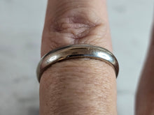 Load image into Gallery viewer, Mens Vintage Estate 10K White Gold Band Wedding Ring 4.6g E7230