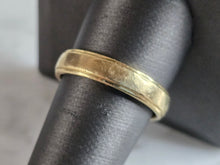 Load image into Gallery viewer, Mens Vintage Estate 14k Yellow Gold Artcarved Wedding Band Ring 6.7g #E7282