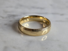Load image into Gallery viewer, Mens Vintage Estate 14k Yellow Gold Artcarved Wedding Band Ring 6.7g #E7282