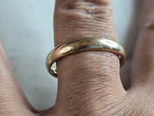 Load image into Gallery viewer, Mens Vintage Estate 10k Yellow Gold Tessler Weiss Wedding Band Ring 5.2g #E7424