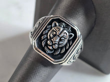 Load image into Gallery viewer, Mens Sterling Silver Lions Head Ring 11.5g E7839