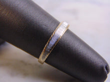Load image into Gallery viewer, Girls Vintage Estate 14K Yellow & White Gold  Ring 2.2g E1011