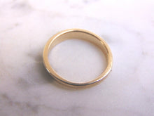 Load image into Gallery viewer, Girls Vintage Estate 14K Yellow & White Gold  Ring 2.2g E1011