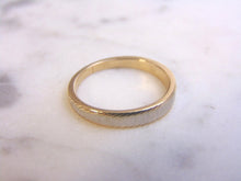 Load image into Gallery viewer, Girls Vintage Estate 14K Yellow & White Gold  Ring 2.2g E1011