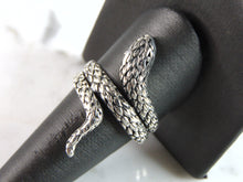 Load image into Gallery viewer, Mens Vintage Estate Sterling Silver Snake Ring 6.4g E2211