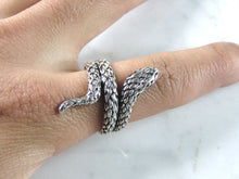 Load image into Gallery viewer, Mens Vintage Estate Sterling Silver Snake Ring 6.4g E2211