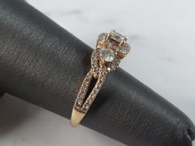Load image into Gallery viewer, Exquisite Womens Vintage Estate 14K Rose Gold Diamond Ring 3.2g E2812