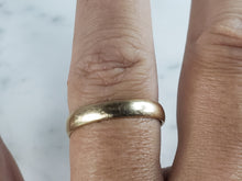 Load image into Gallery viewer, Mens Vintage Estate 14K Yellow Gold Wedding Band Ring 3.9g #E2820