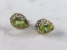 Load image into Gallery viewer, Pr Womens Vintage Estate 10K Yellow Gold Peridot Stick Earrings 2.1g E2905