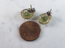 Load image into Gallery viewer, Pr Womens Vintage Estate 10K Yellow Gold Peridot Stick Earrings 2.1g E2905