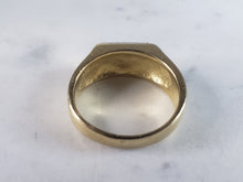 Load image into Gallery viewer, Mens Vintage Estate 14K Yellow Gold Onyx Ring 8.4g E2909