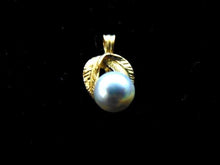 Load image into Gallery viewer, Vintage Estate 10K Gold w/ Faux Pearl Pendant  2.6g #E2894